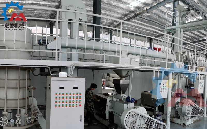 冷榨茶籽油，預(yù)處理工藝對成品油質(zhì)量出油率影響很大